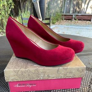 Red wedges